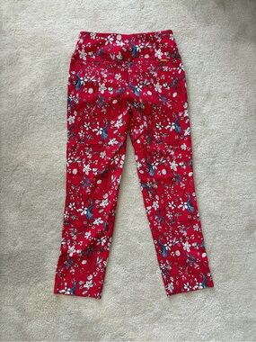 Women's Red Floral Cropped Pants
